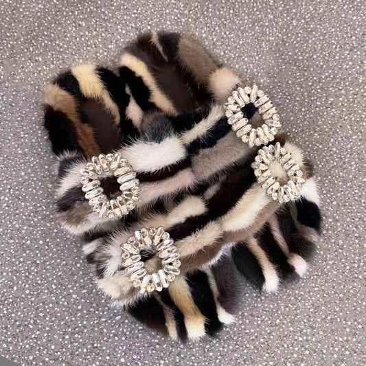 Indulge in Luxury: Winter Fur Slippers for Women - Soft Mink Fur, Flat Design, Perfect for Indoor Comfort
